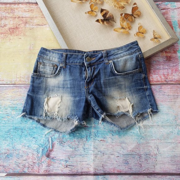 mini shorts jeans